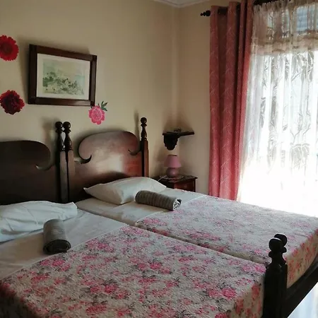 A Casa Do Caseiro בית הארחה פונשל